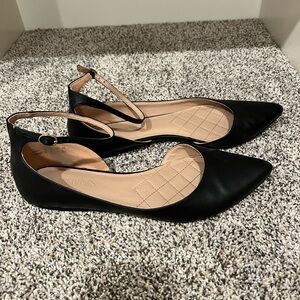 Dream Pairs size 10 Flats With Ankle Strap
